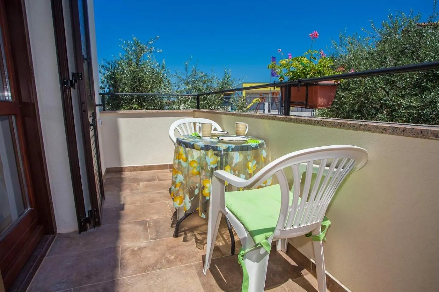 Emanuel Apartments Tar-Vabriga Guest house