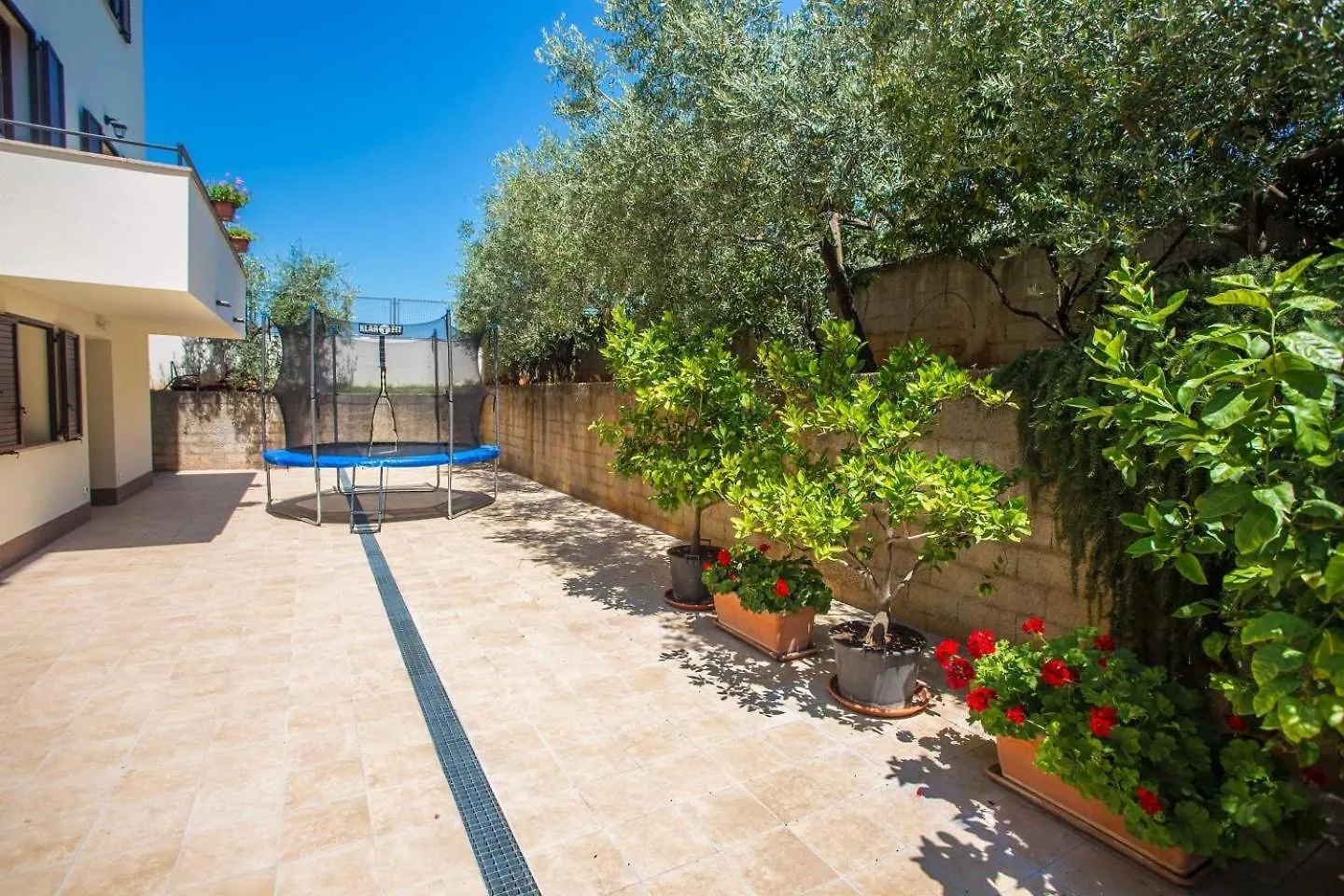 Guest house Emanuel Apartments Tar-Vabriga